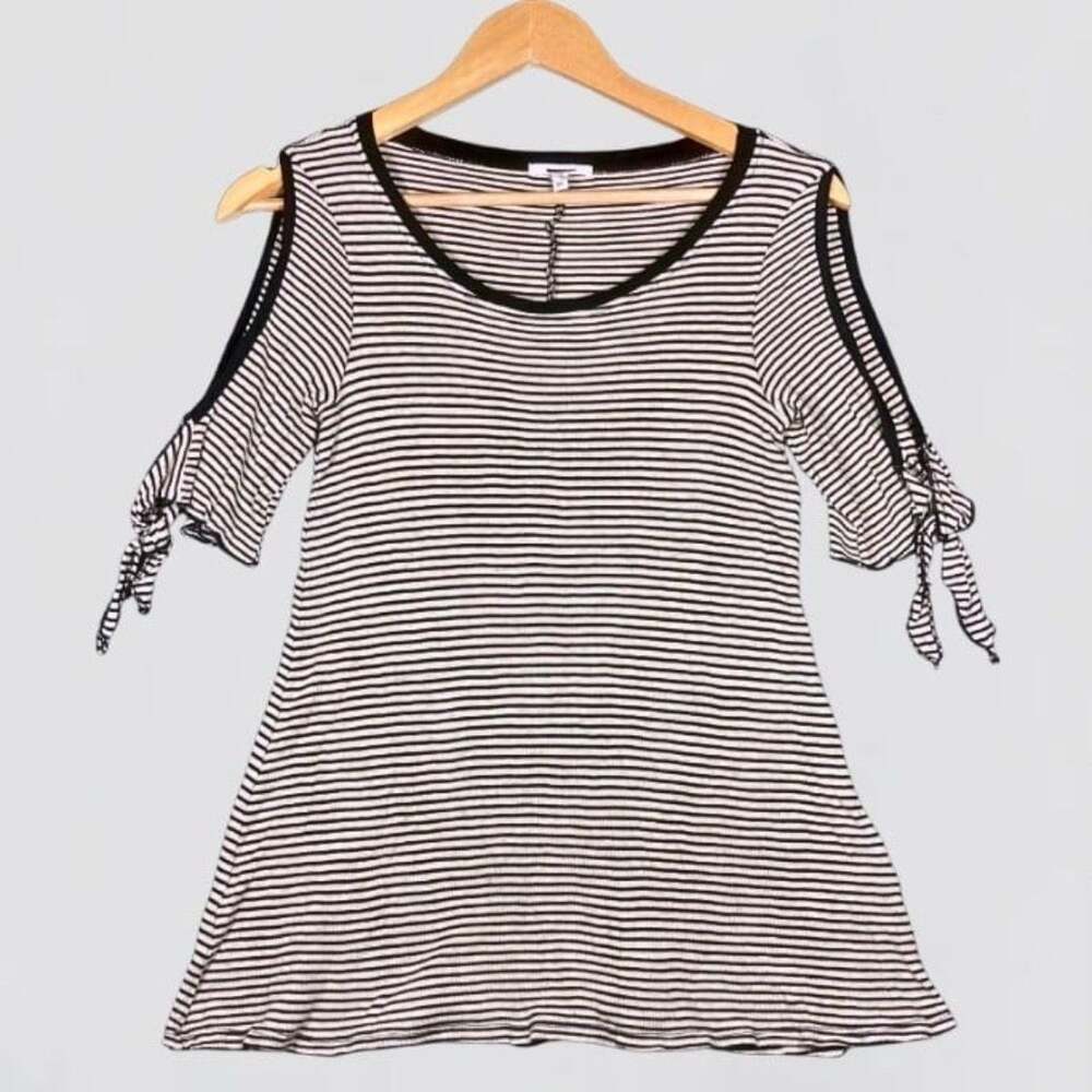 Maurices Women Stripe Top Cold Shoulder Tie Sleeve Scoop Neck Medium